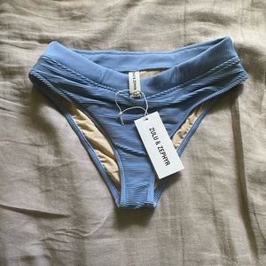 Zulu & Zephyr signature V waisted brief - size US 6